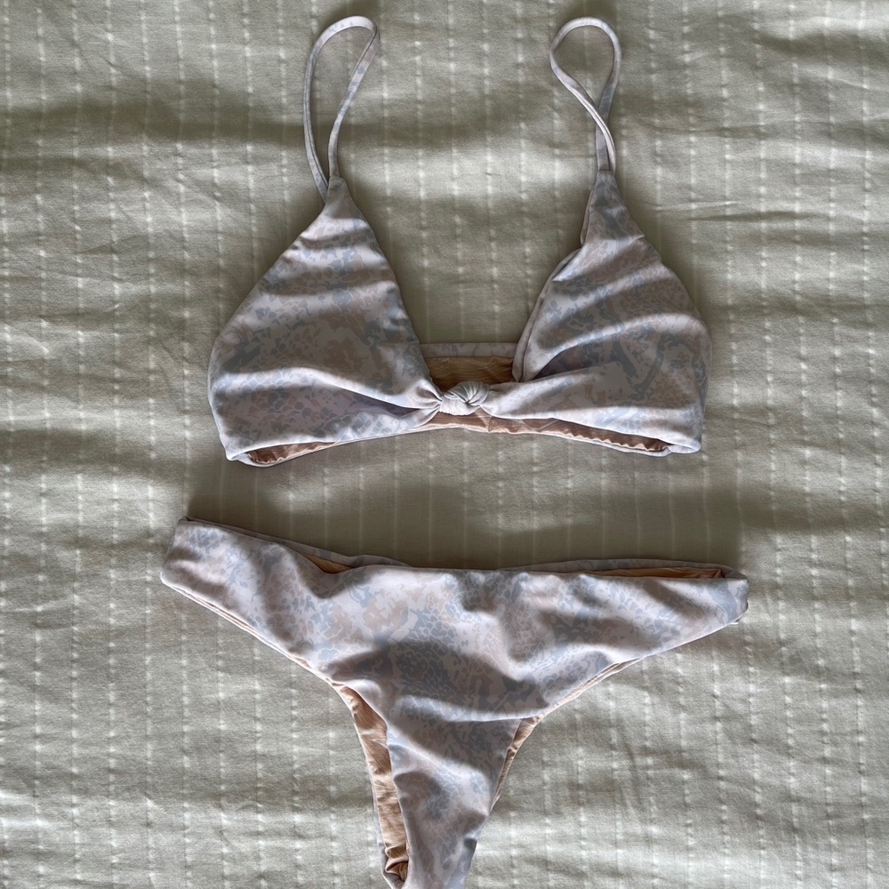 The Girl & The Water • Snake Print Set